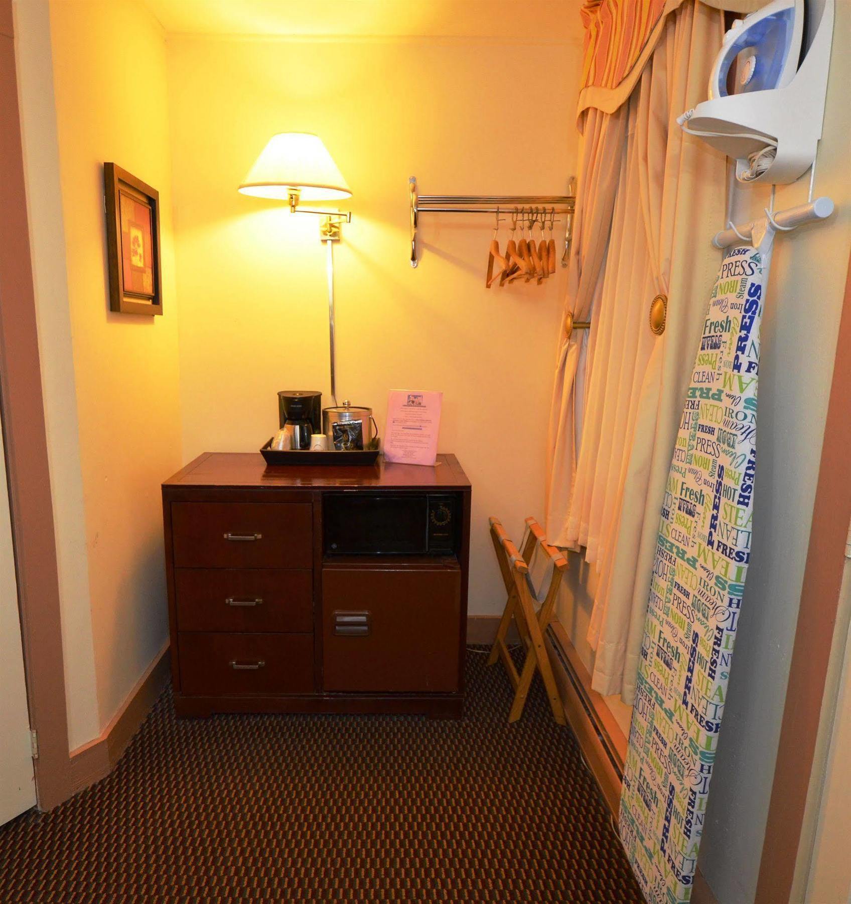 Williamstown Motel Экстерьер фото